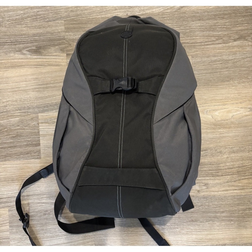 Crumpler The Karachi Outpost Large Camera backpack Laptop bag Gray Buckle